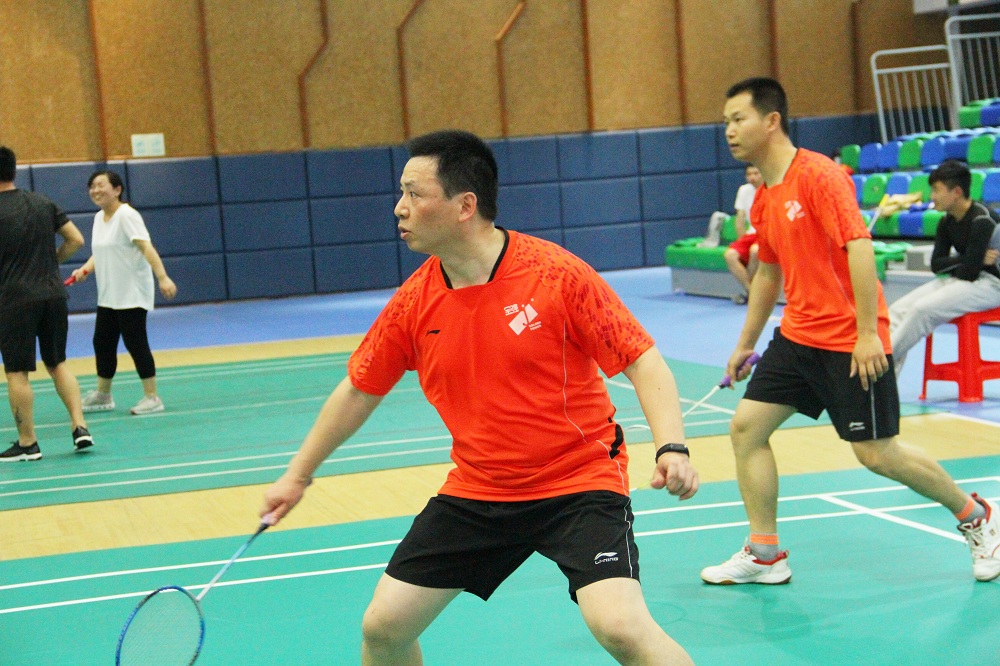“中国梦•劳动美”职工羽毛球赛开赛 金强健儿绽放光彩