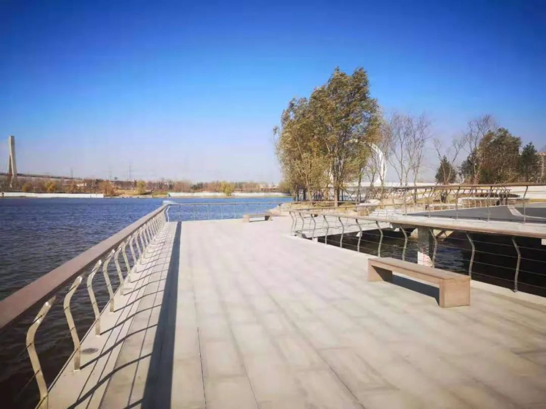 赏郑州蝶湖之美 鉴金强TKK板品质