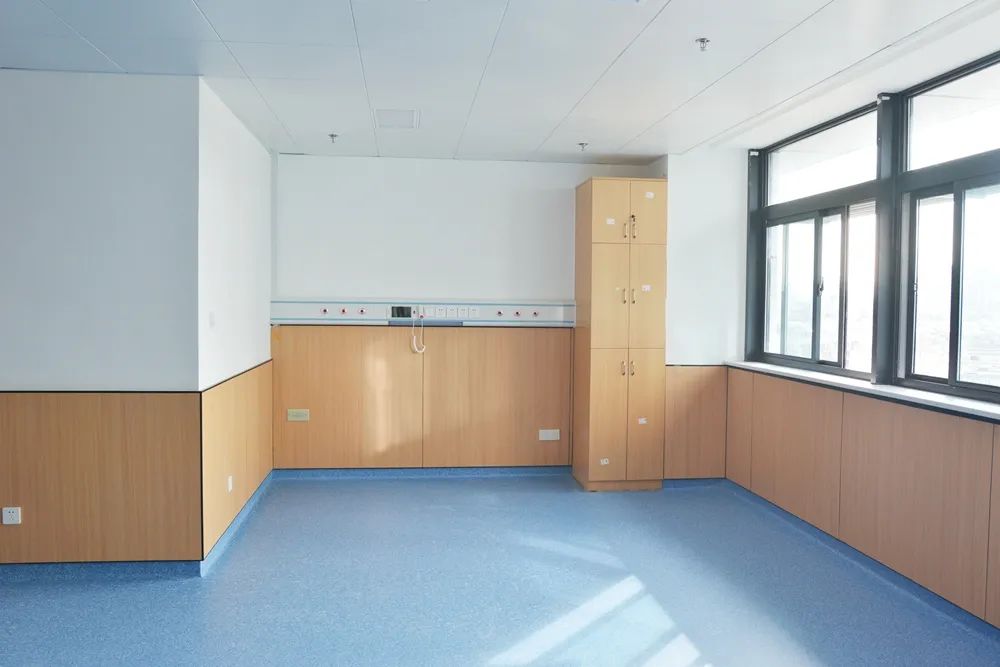 金强助力孟超肝胆医院新门诊大楼落成