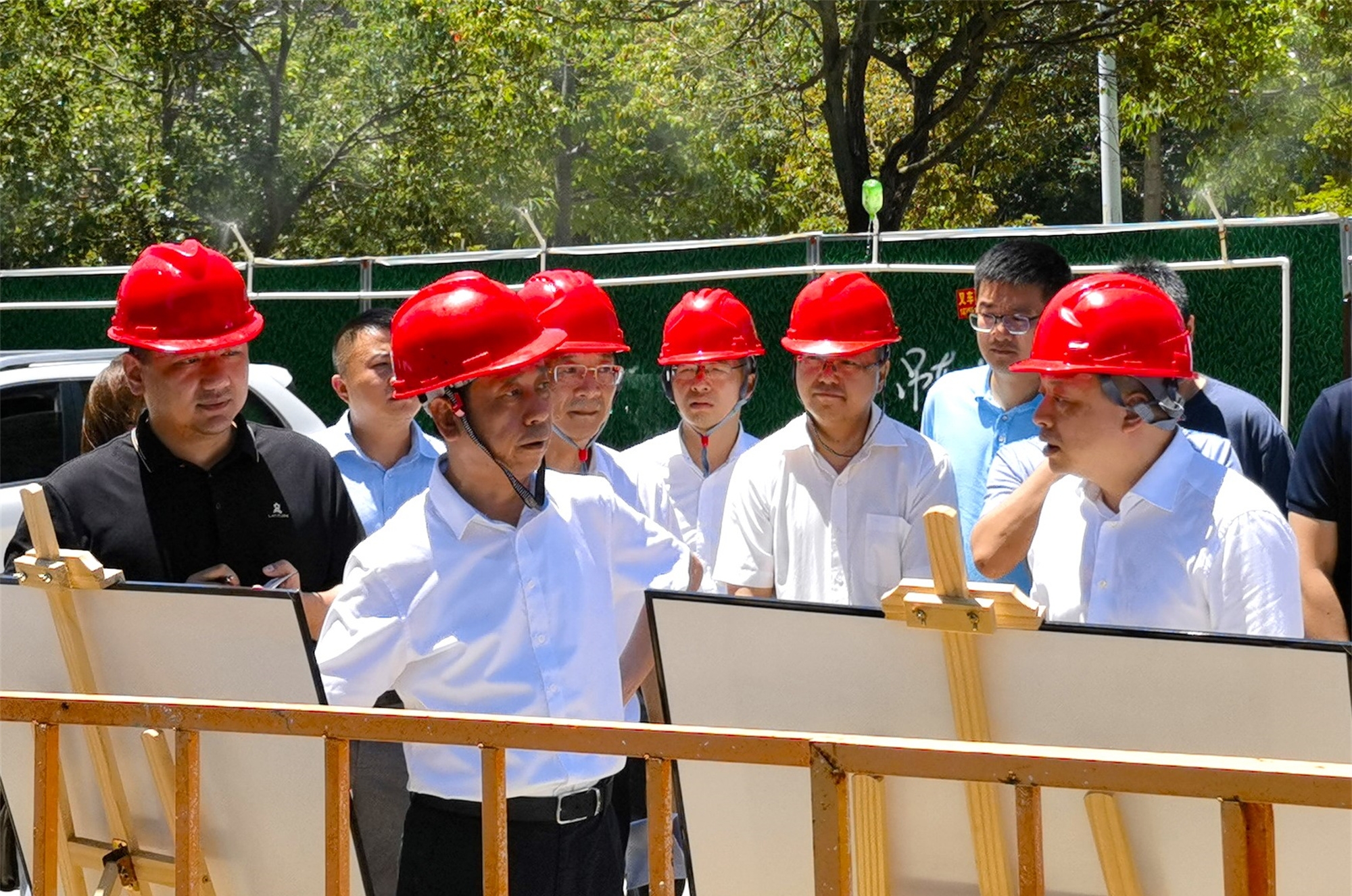 福清市委副书记、市长吴永忠一行莅临金强科创公园视察调研