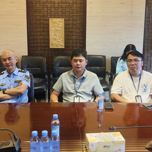 长乐区市场监督管理局莅临金强绿色人居产业园开展党建对接座谈会，进行节前特种设备检查